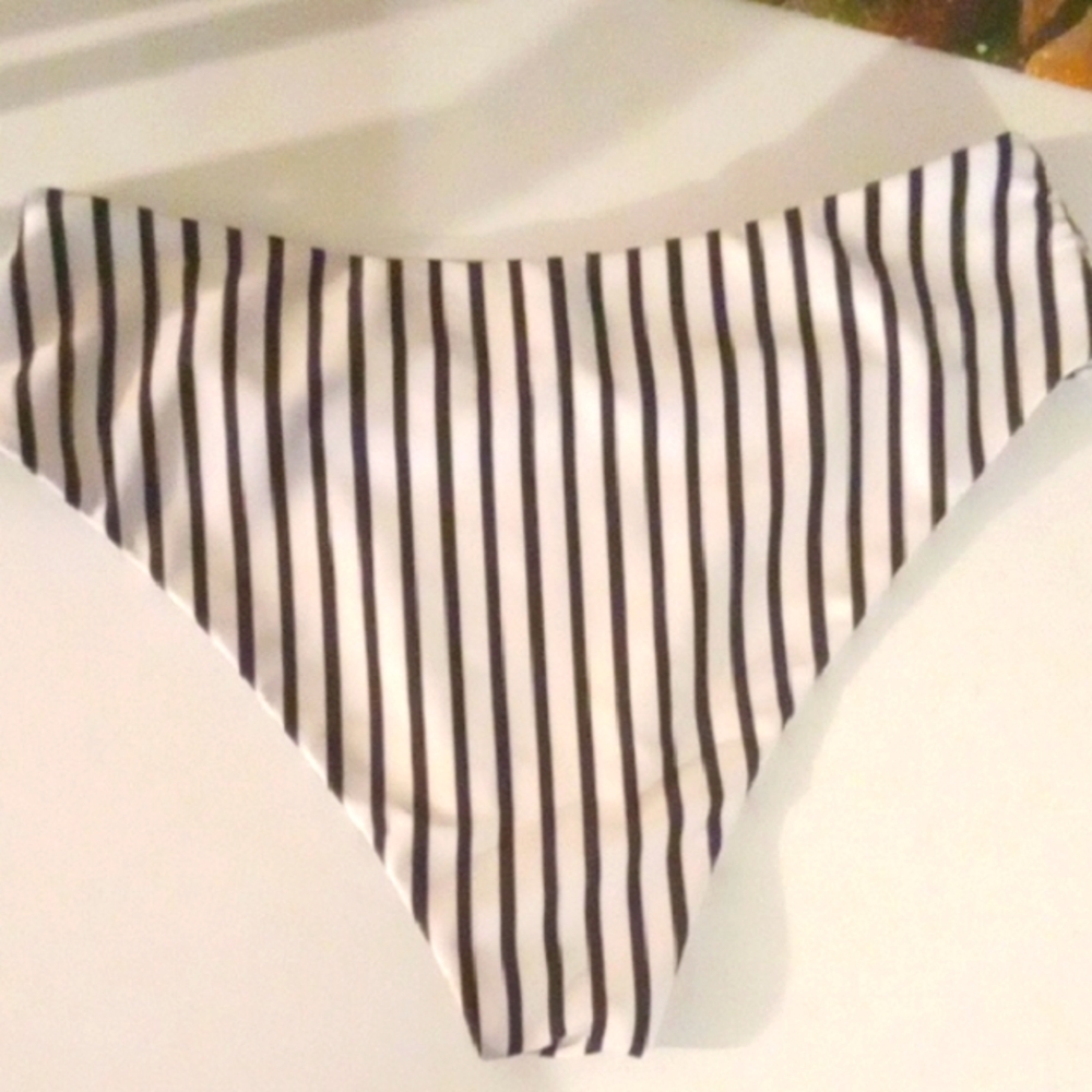 Zaful Black and White Striped Bikini